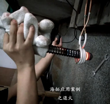 高频加热机对螺纹钢污污污草莓视频成人加热退火试样打样视频