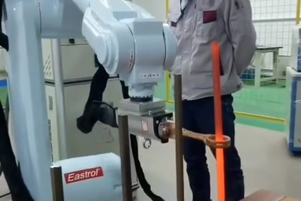 手持式污污污草莓视频成人加热设备 配合机械手臂实现自动化加热