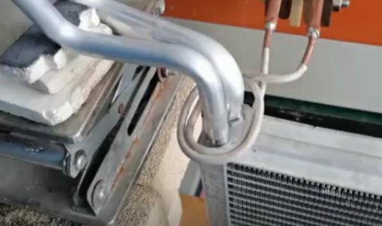 高频焊机开合式污污污草莓视频成人钎焊 解决焊接后无法取出问题