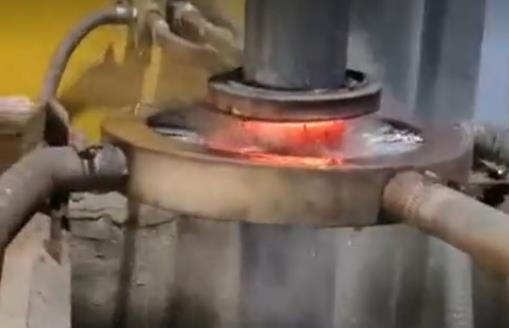 中频污污污草莓视频成人黄色草莓视频APP 钢棒加热淬火