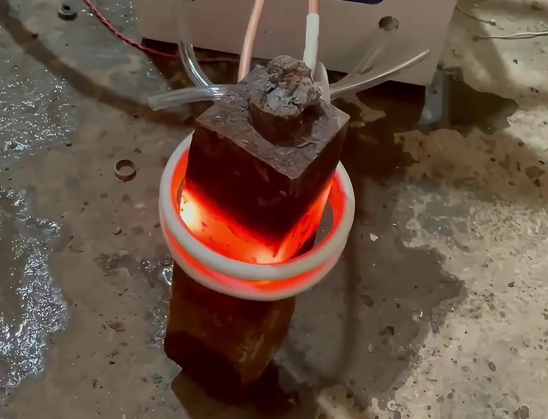 超音频污污污草莓视频成人加热设备在金属棒材料加工领域具有广泛的应