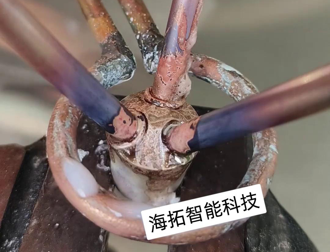 取代火焰焊接铜管的高频焊机，可以配合自动化设备实现全自动钎焊铜管铜件
