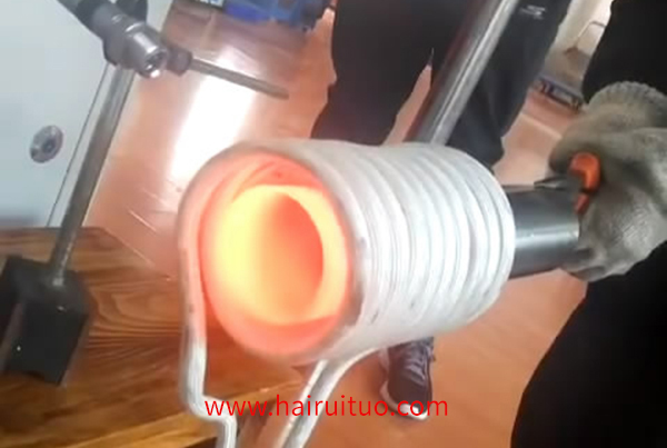 超音频污污污草莓视频成人加热设备对钢管加热淬火退火
