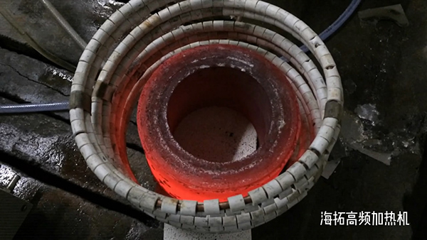 高频污污污草莓视频成人加热设备加热大型铁管试样