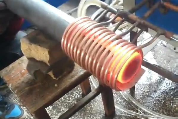 铜管污污污草莓视频成人加热 铜管污污污草莓视频成人加热