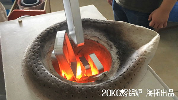 污污污草莓视频成人熔炼炉的缺点就是比煤炭炉贵