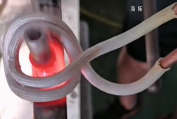 高频焊机实现不锈钢管焊接，用的是铜焊料
