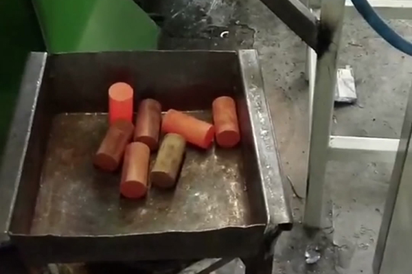 铝棒污污污草莓视频成人加热设备 铝棒污污污草莓视频成人加热设备