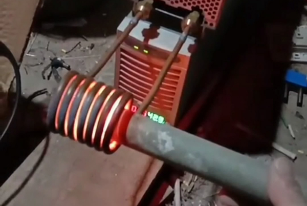 污污污草莓视频成人加热机床静力触摸管道的使用